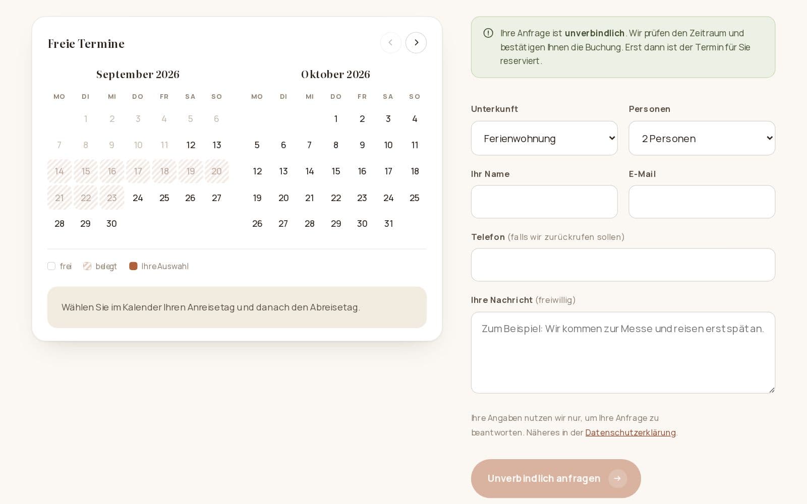 Belegungskalender auf der Kontaktseite mit zwei Monatsansichten, schraffiert gesperrten Tagen und dem leeren Anfrageformular daneben